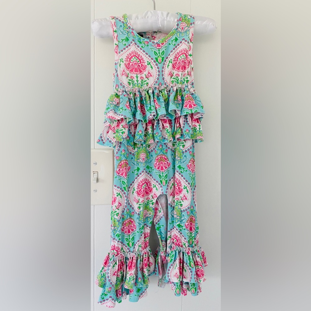 Mudpie floral romper tiered with ruffles, bamboo, excellent condition 🎀